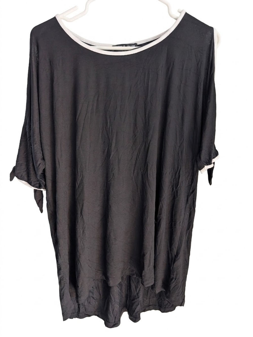 Cable & Gauge Black Top with White Contrast Trim